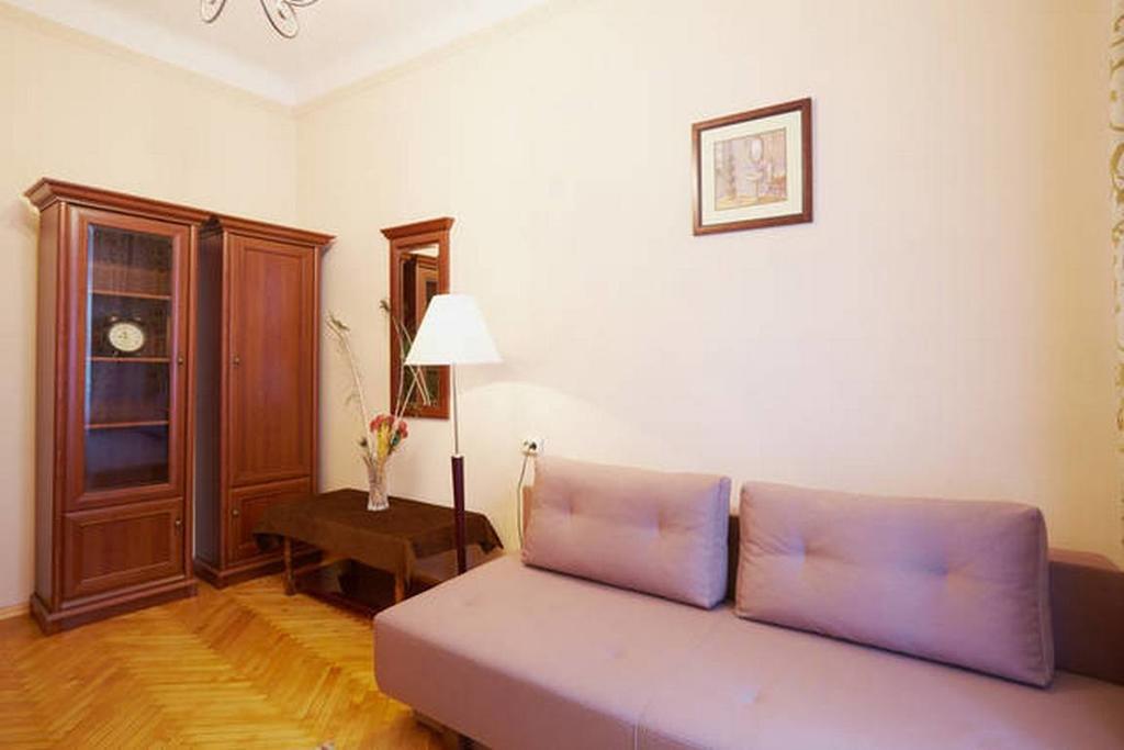 Appartement Pylnykarska 6 à Lviv Extérieur photo