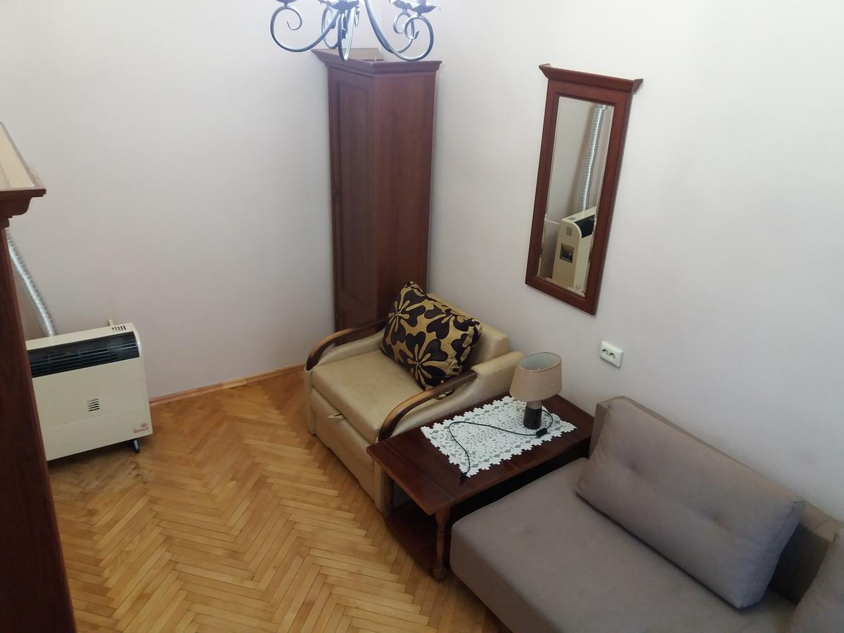 Appartement Pylnykarska 6 à Lviv Extérieur photo